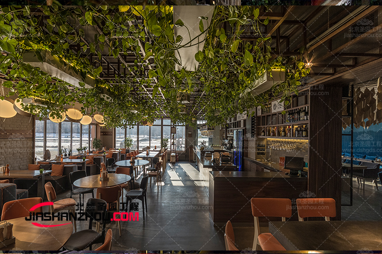 上海這家歐式小巴黎仿真樹室內裝飾讓客人邂逅夏日浪漫