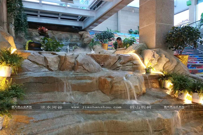 水泥假山.jpg 水泥假山