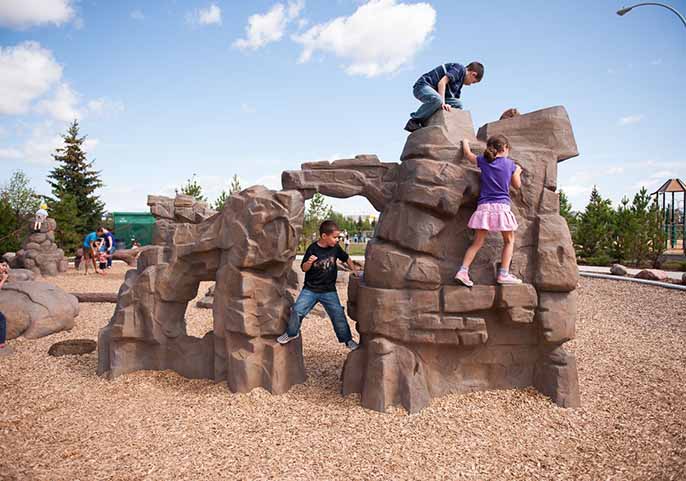 兒童樂園塑石假山.jpg 兒童樂園塑石假山