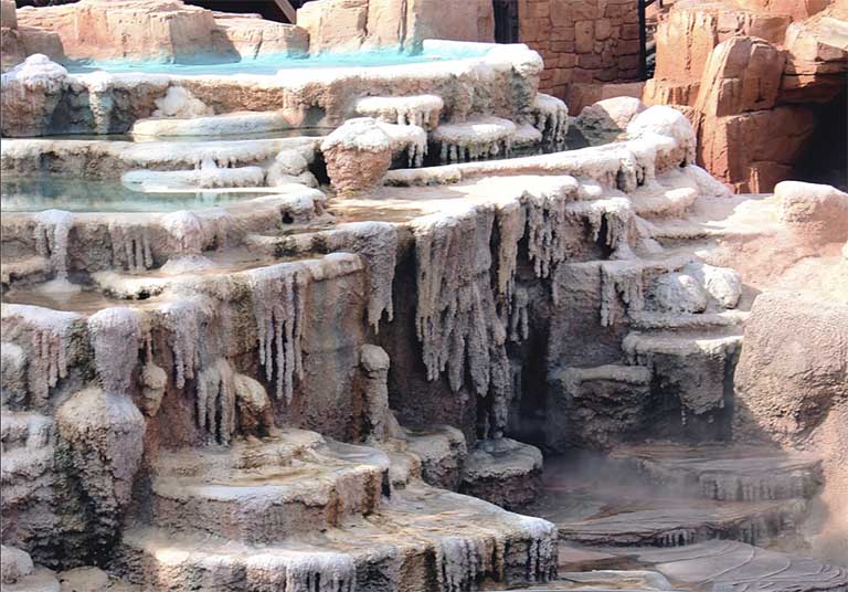 人造假山.jpg 人造假山