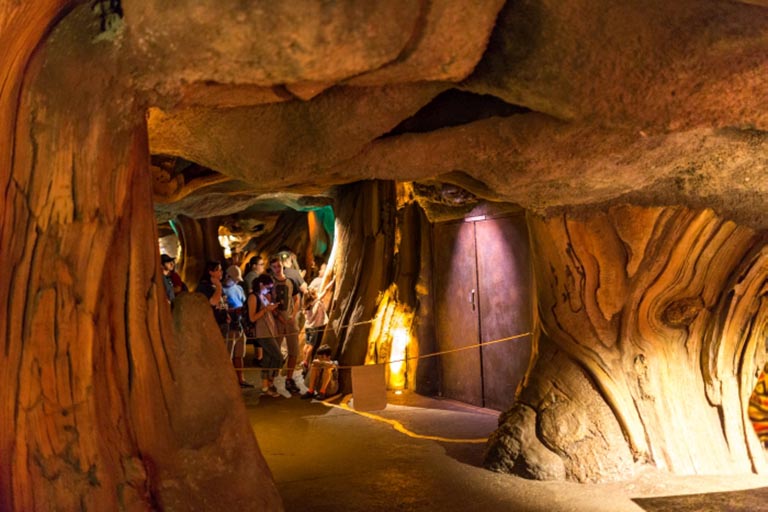 人造假山.jpg 人造假山