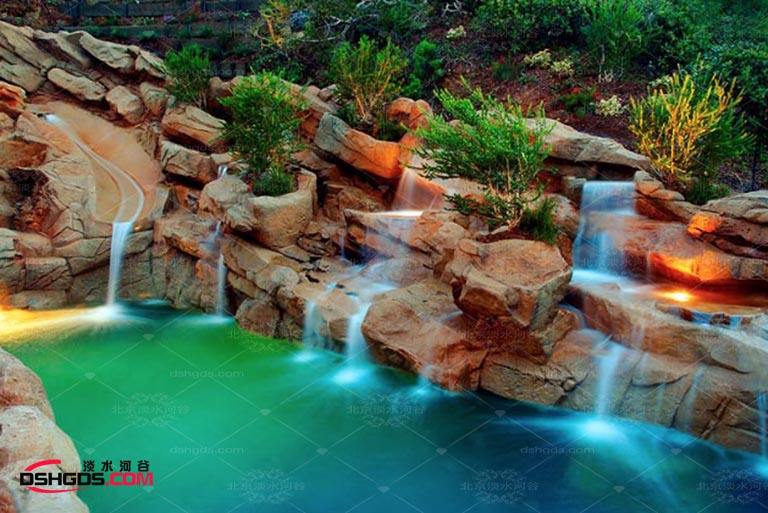 大型塑石假山施工隊(duì).jpg 大型塑石假山施工隊(duì)