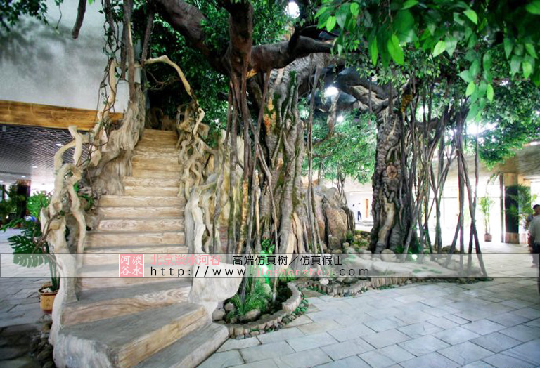 迪士尼仿真樹.jpg 迪士尼仿真樹.jpg