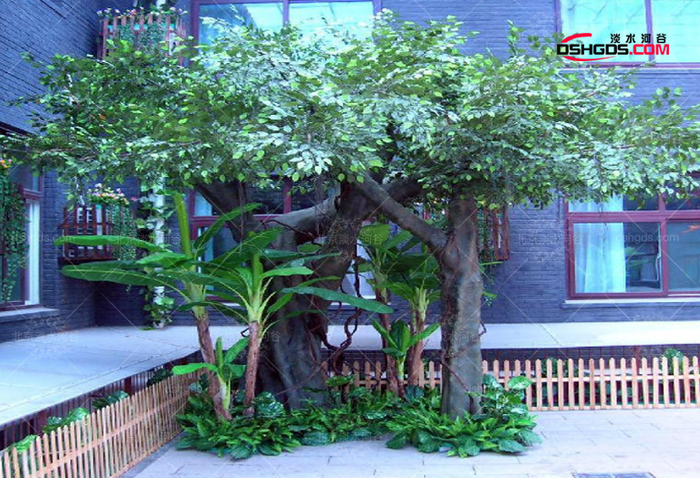 室外假樹(shù).jpg 室外假樹(shù)