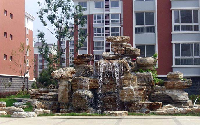 千層石假山水池.jpg 千層石假山水池