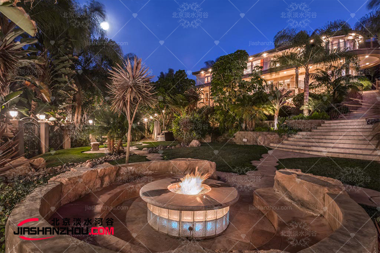 塑石假山.jpg 塑石假山