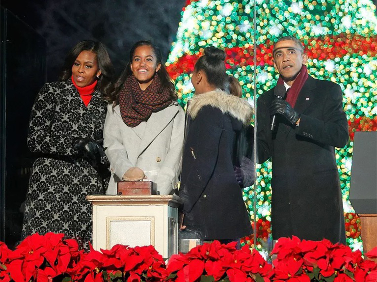 奧巴馬和假日樹.jpg 奧巴馬和假日樹