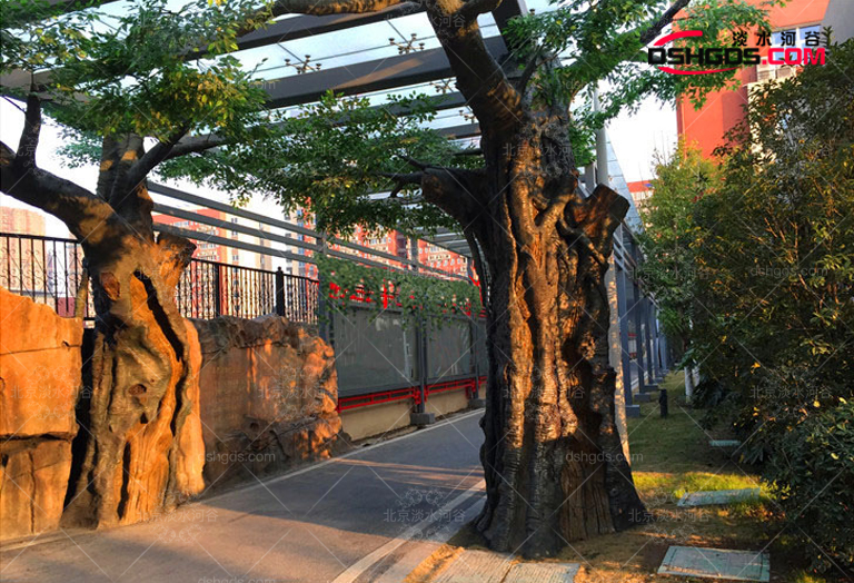 仿真榕樹.jpg 仿真榕樹