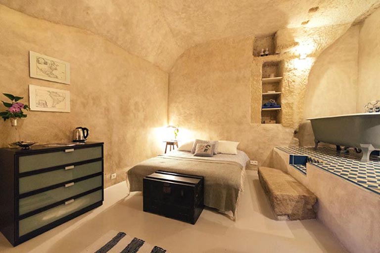 山洞按摩房.jpg 山洞按摩房