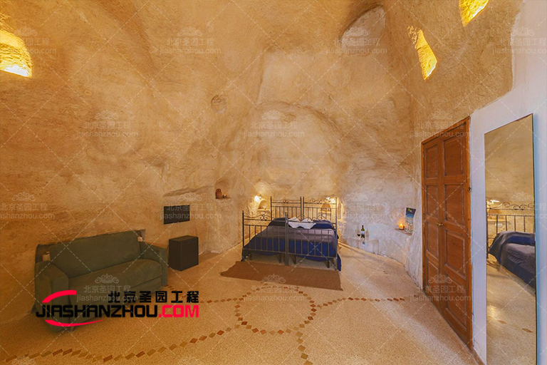 仿真鹽洞轟趴館.jpg 仿真鹽洞轟趴館