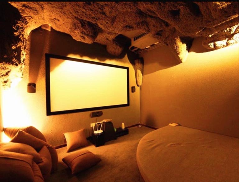 仿真鹽洞轟趴館.jpg 仿真鹽洞轟趴館