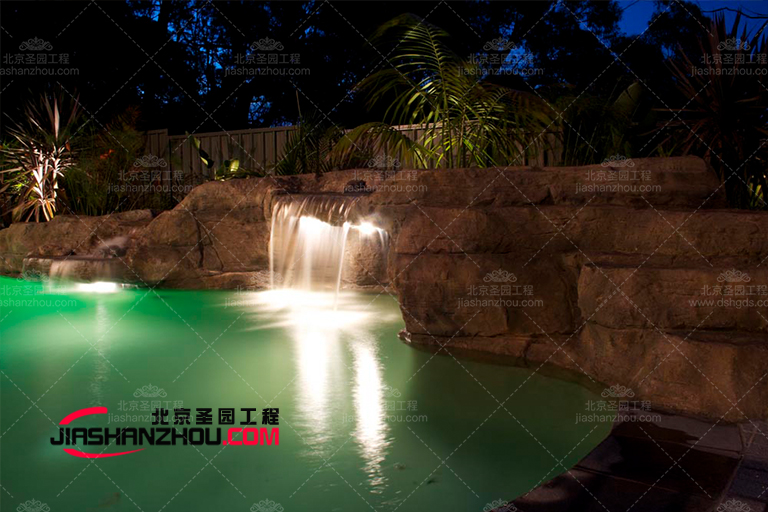 假山魚池.jpg 假山魚池