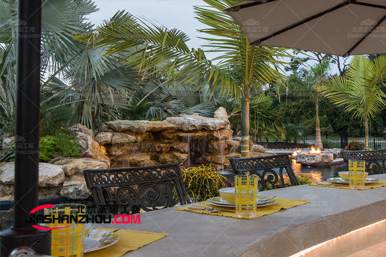 塑石假山水池.jpg 塑石假山水池