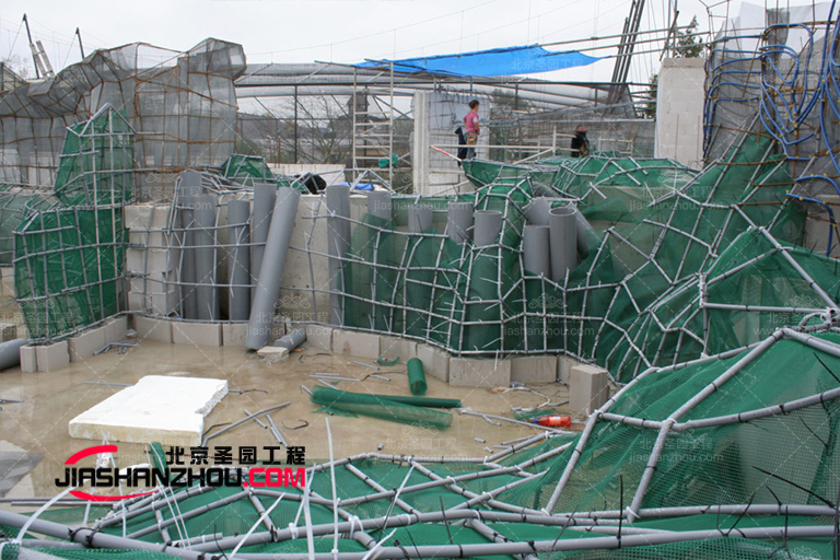 塑石假山水池.jpg 塑石假山水池