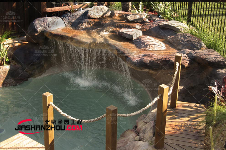 塑石假山水池.jpg 塑石假山水池