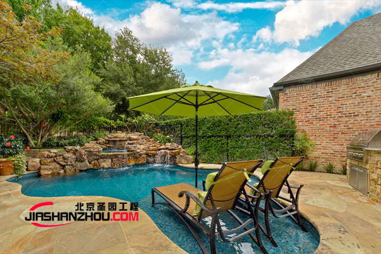 塑石假山水池.jpg 塑石假山水池