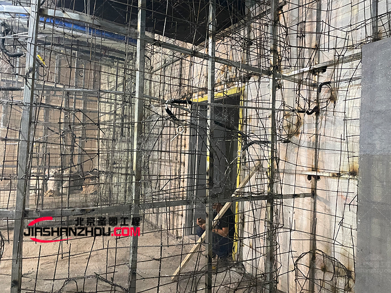 洞穴餐廳.jpg 洞穴餐廳