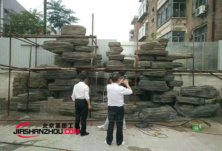 塑石假山.jpg 塑石假山