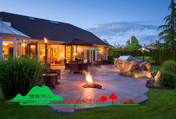 仿真假山.jpg 仿真假山.jpg