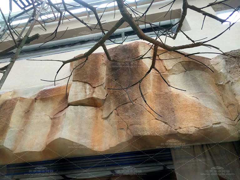 水泥假山.jpg 水泥假山.jpg