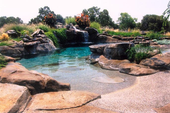 塑石假山水池.jpg 塑石假山水池.jpg