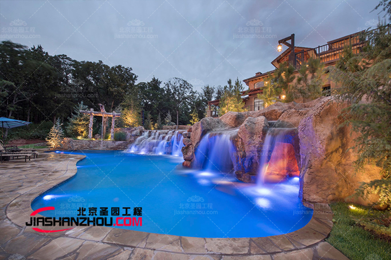 仿真假山.jpg 仿真假山.jpg