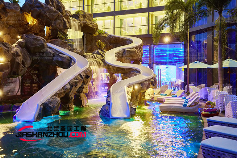 仿真假山.jpg 仿真假山.jpg