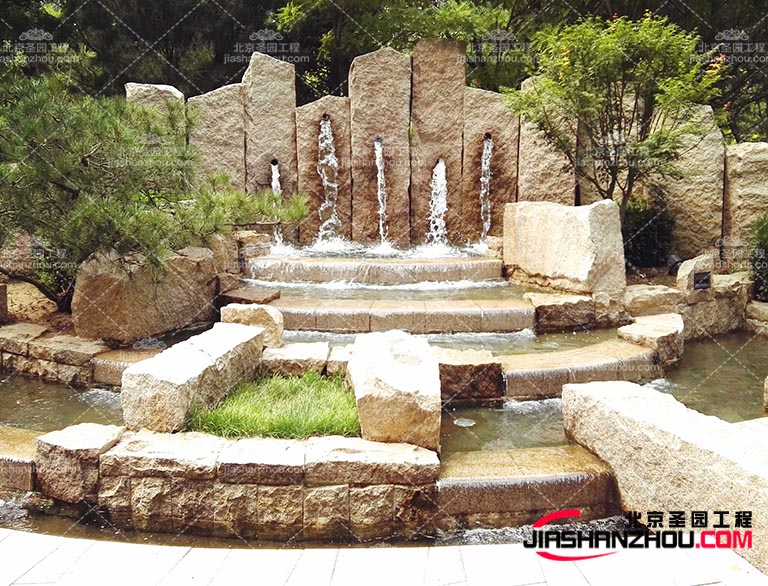 塑石假山.jpg 塑石假山.jpg