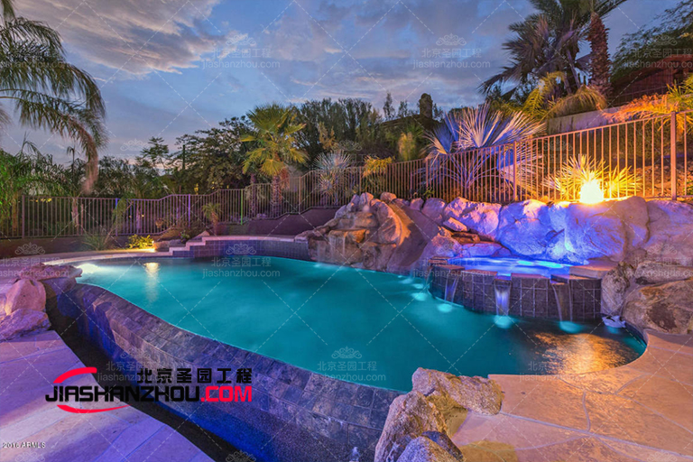 水泥假山.jpg 水泥假山.jpg