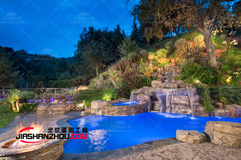 仿真假山.jpg 仿真假山.jpg